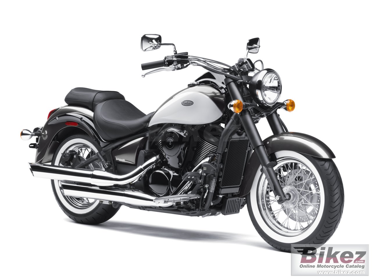 Big Kawasaki vulcan 900 classic picture and wallpaper from Bikez.com